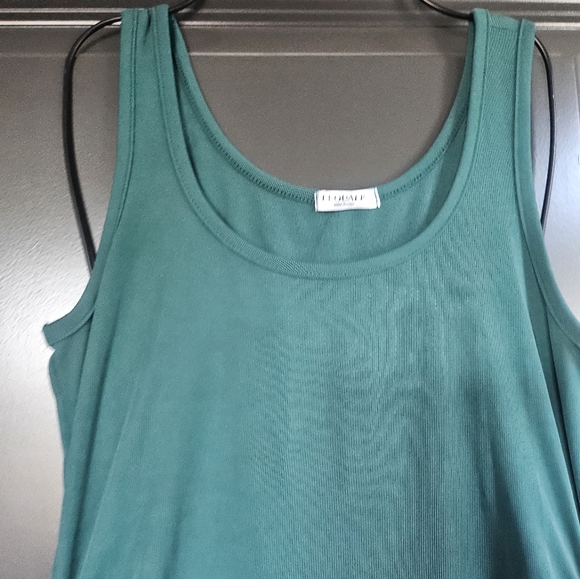 Dress - Picture 2 of 5